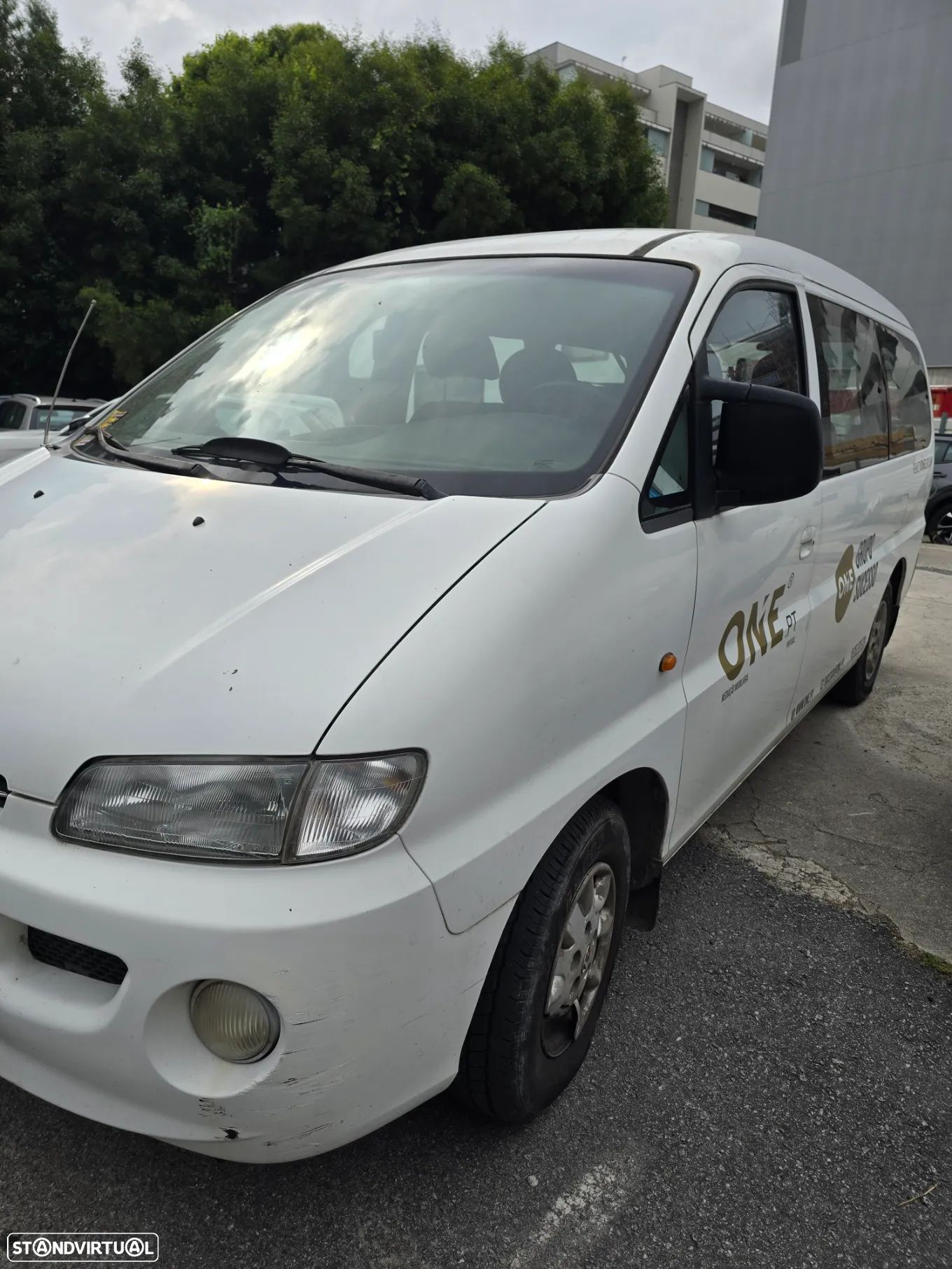 Hyundai H-1 Starex - 1