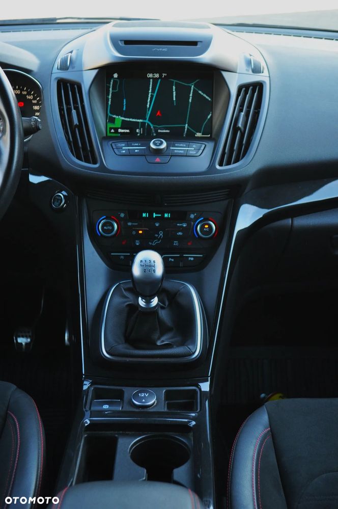 Ford Kuga 1.5 EcoBoost 2x4 ST-Line - 16