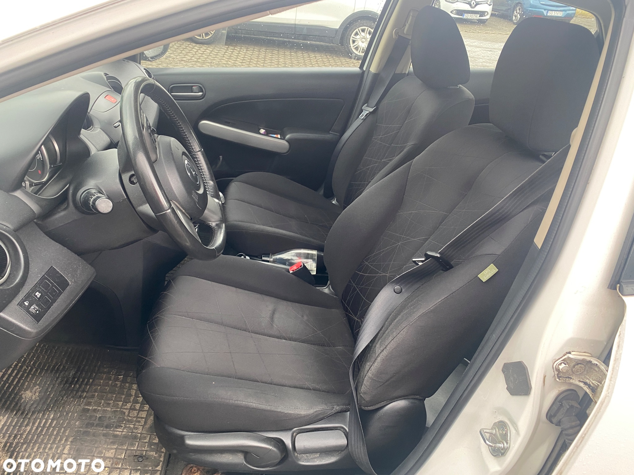 Mazda 2 - 6