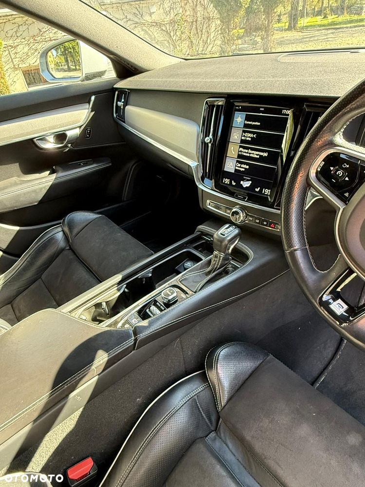 Volvo V90 D4 R-Design - 1