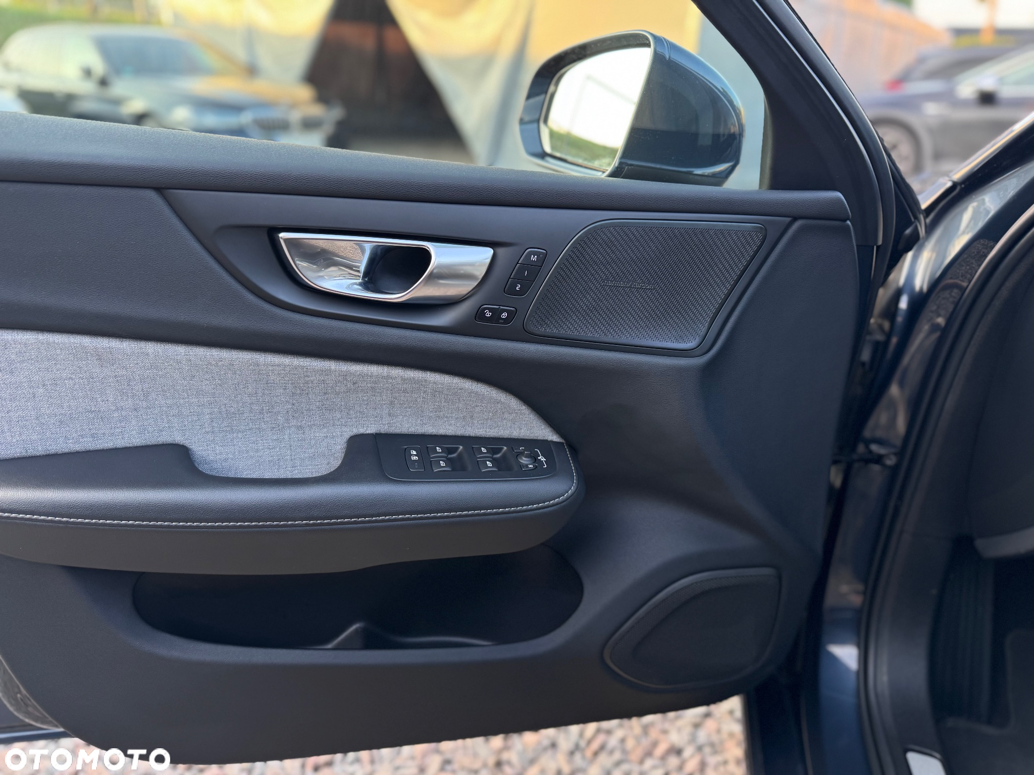 Volvo V60 T6 AWD Recharge Geartronic Inscription - 24
