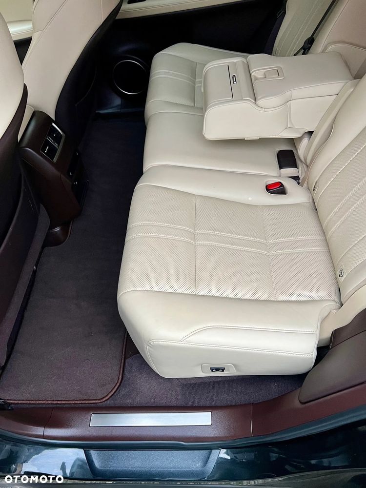 Lexus RX 450h Omotenashi - 13