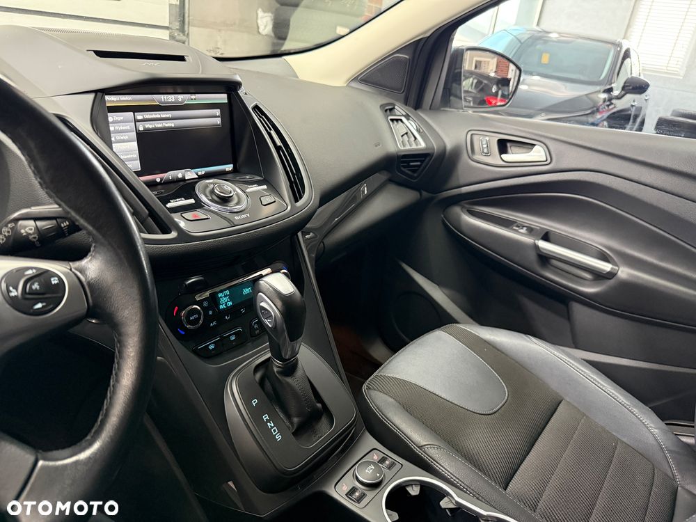 Ford Kuga 2.0 TDCi 4x4 Titanium - 27