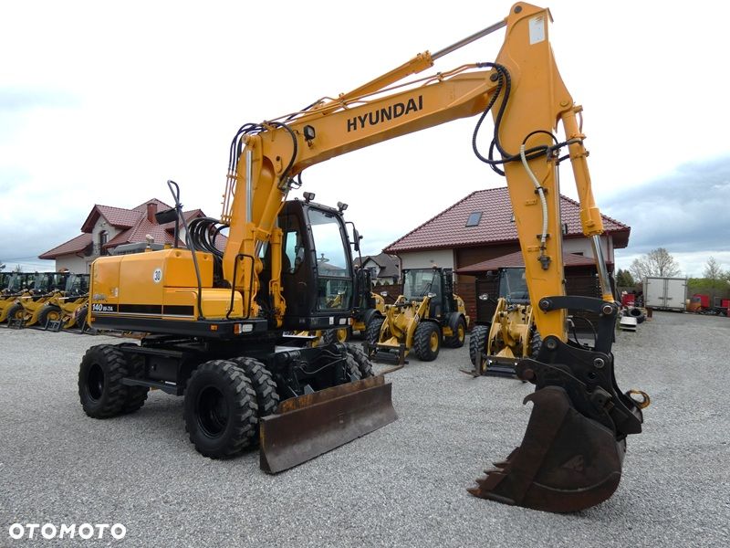 Hyundai 140W-7A / Stan BDB / Ładnie utrzymana / - 2
