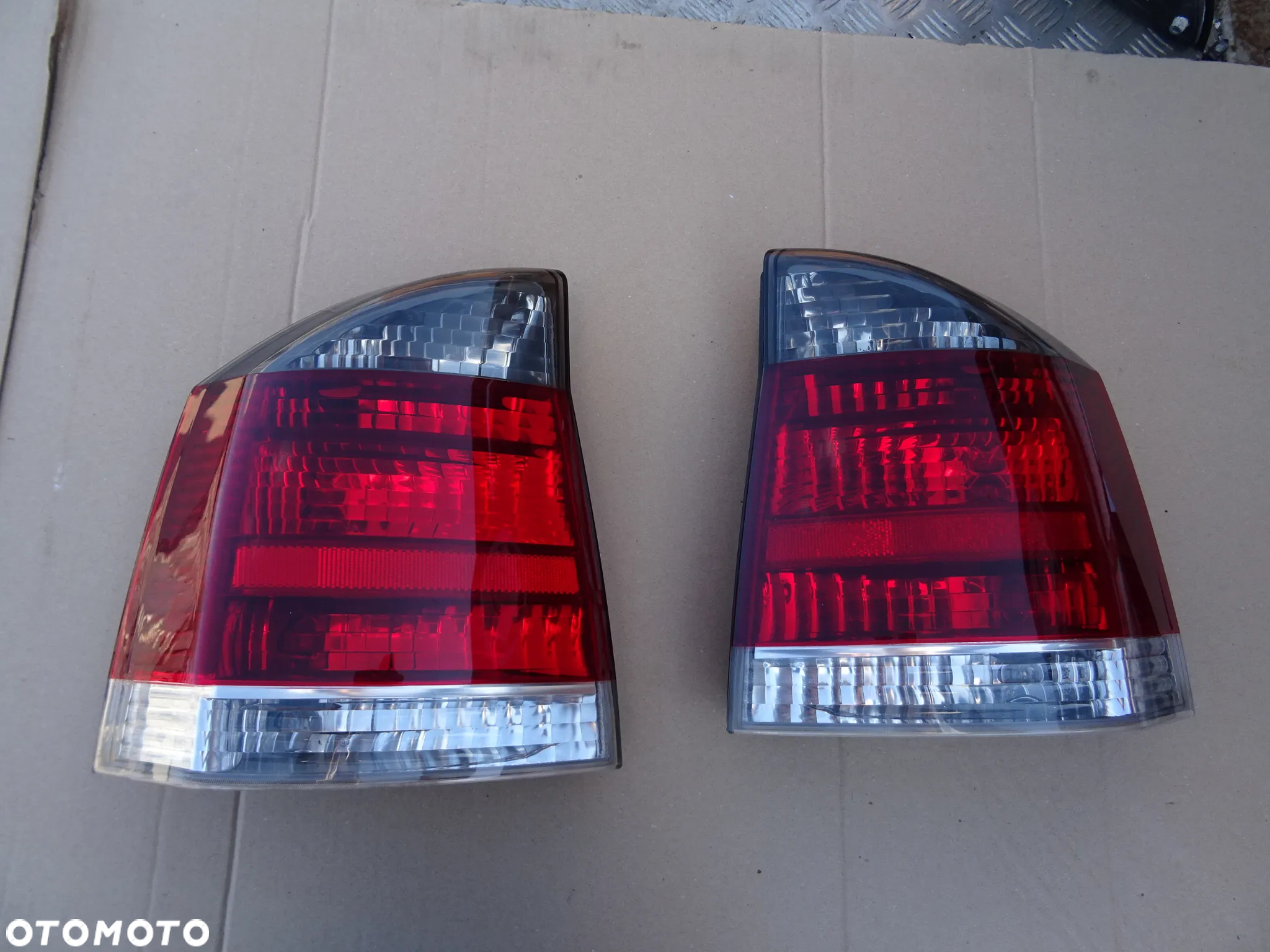 LAMPY TYŁ LAMPA TYLNA DYMIONA PRAWA LEWA OPEL VECTRA C GTS WKŁAD OPRAWKA - 2