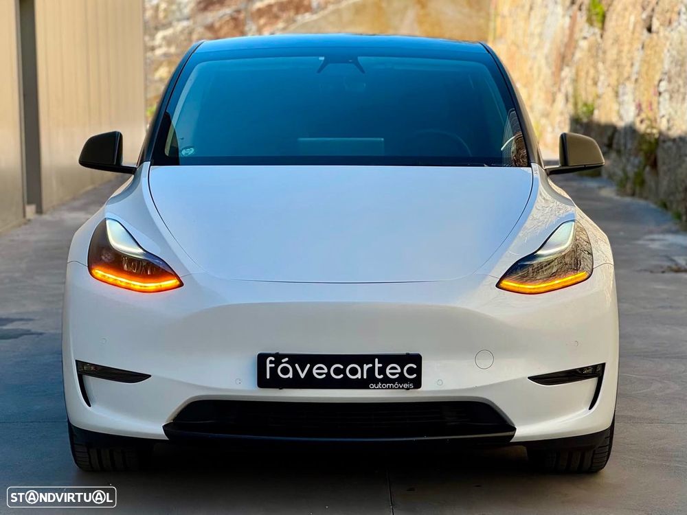 Tesla Model Y Long Range Dual Motor AWD - 12