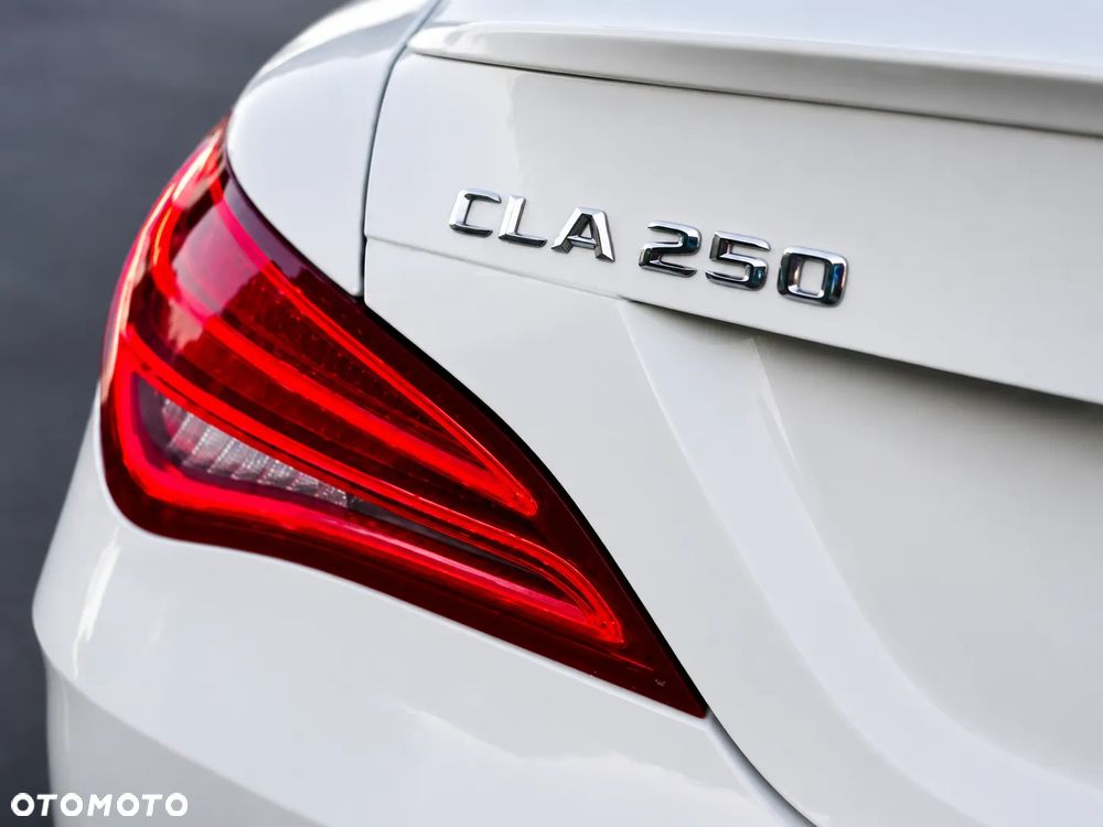 Mercedes-Benz CLA 250 4Matic 7G-DCT AMG Line - 8