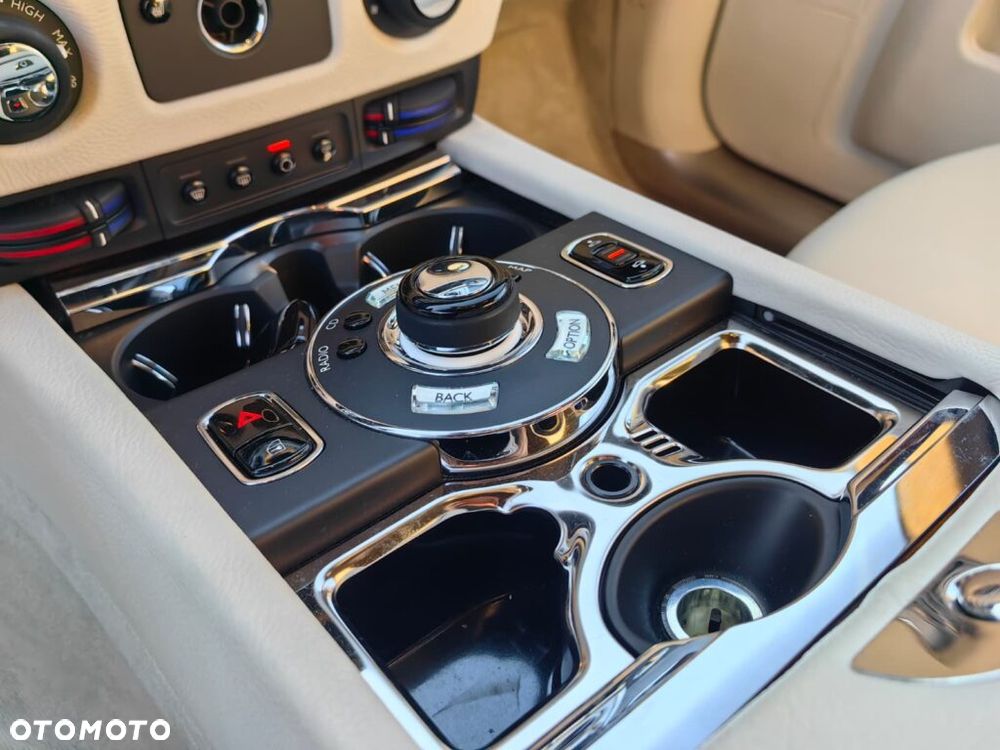 Rolls-Royce Ghost - 24