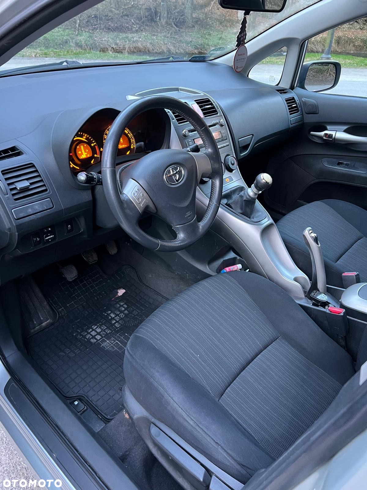 Toyota Auris - 11