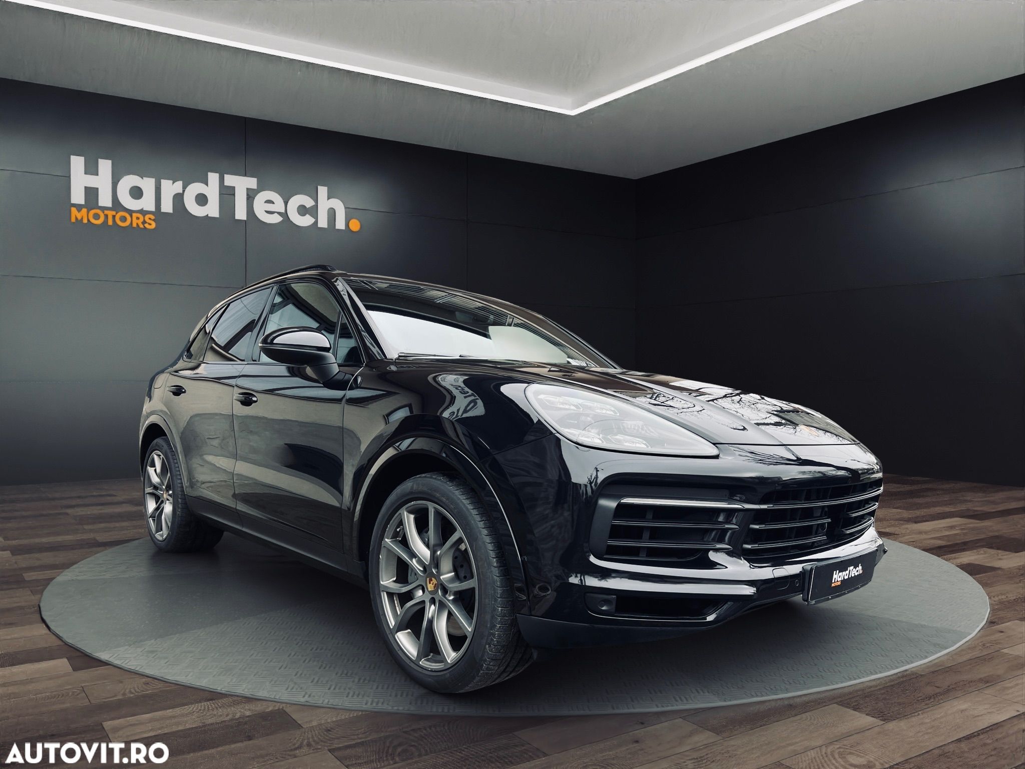 Porsche Cayenne - 1