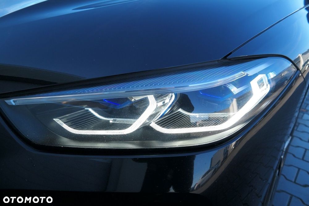 BMW Seria 8 - 38