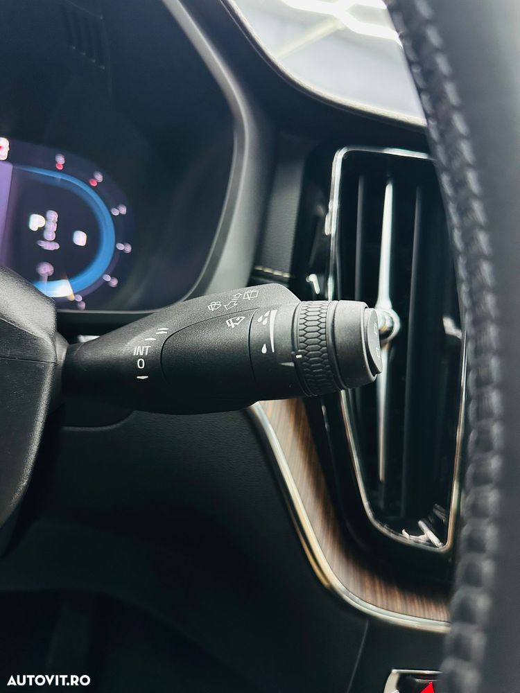 Volvo XC 60 B4 D Plus Bright - 34