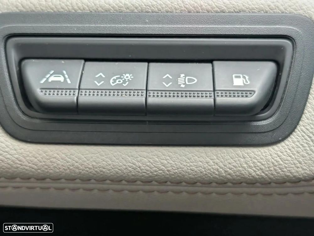 Renault Captur 1.6 E-Tech Plug-In Initiale Paris - 23