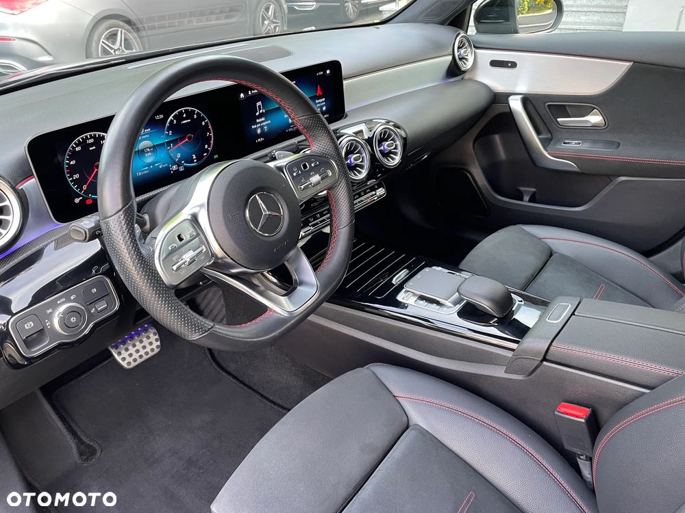 Mercedes-Benz Klasa A 180 AMG Line 7G-DCT - 37