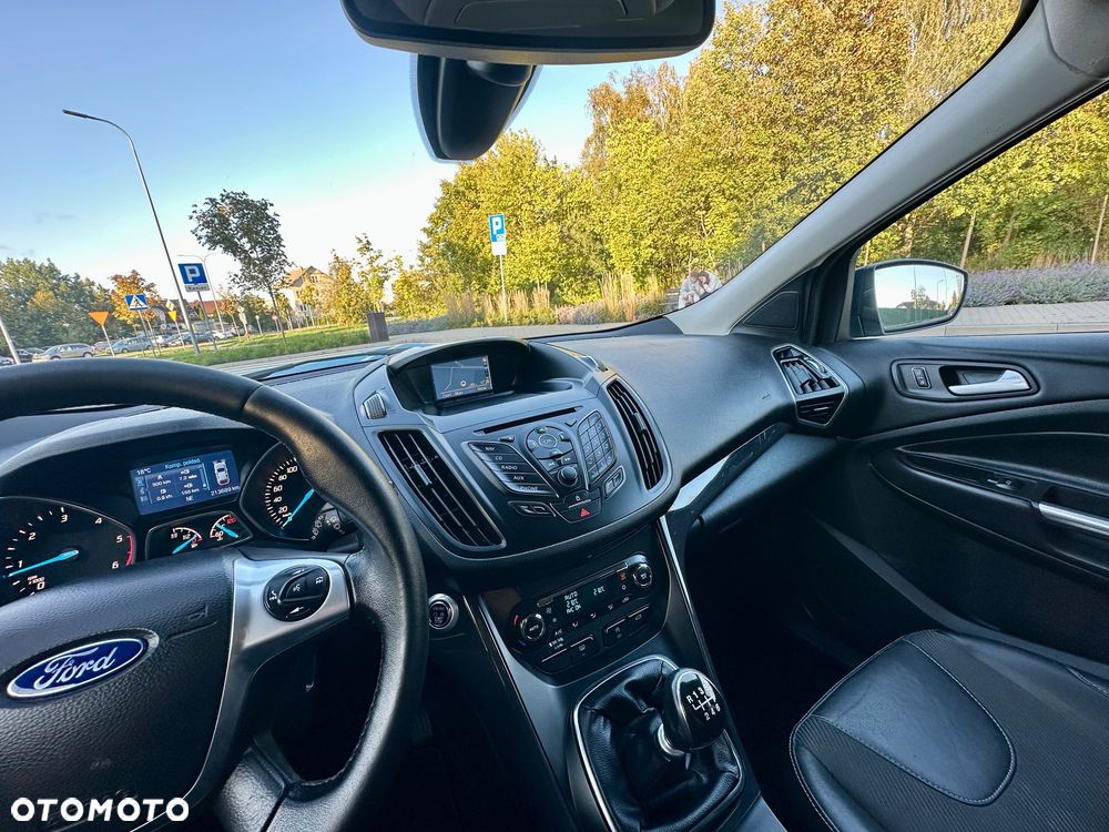 Ford Kuga 2.0 TDCi 2x4 Titanium - 37