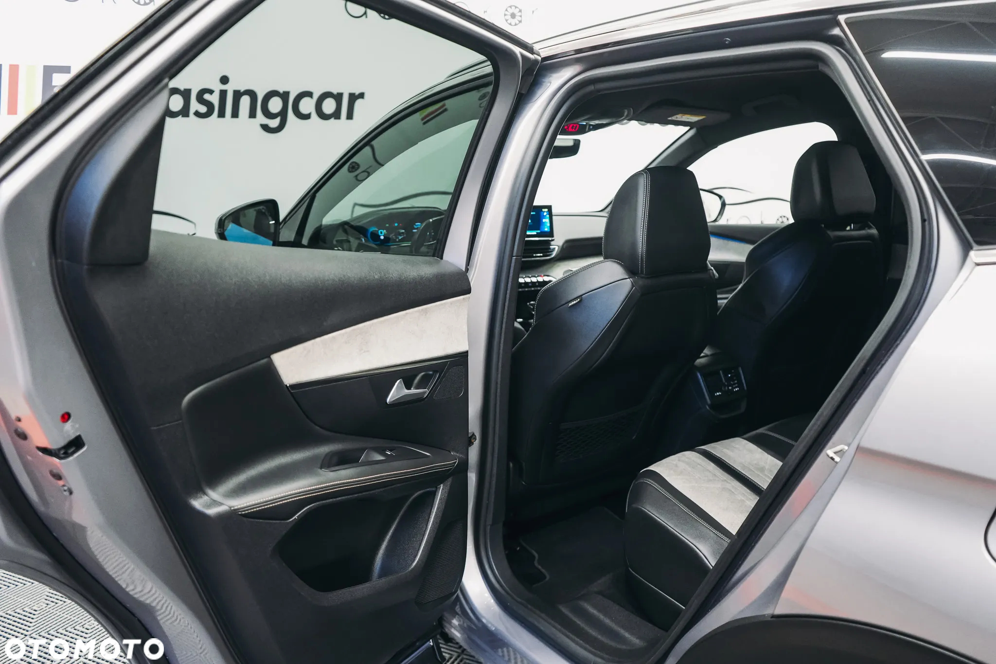 Peugeot 3008 Hybrid4 300 e-EAT8 GT - 12