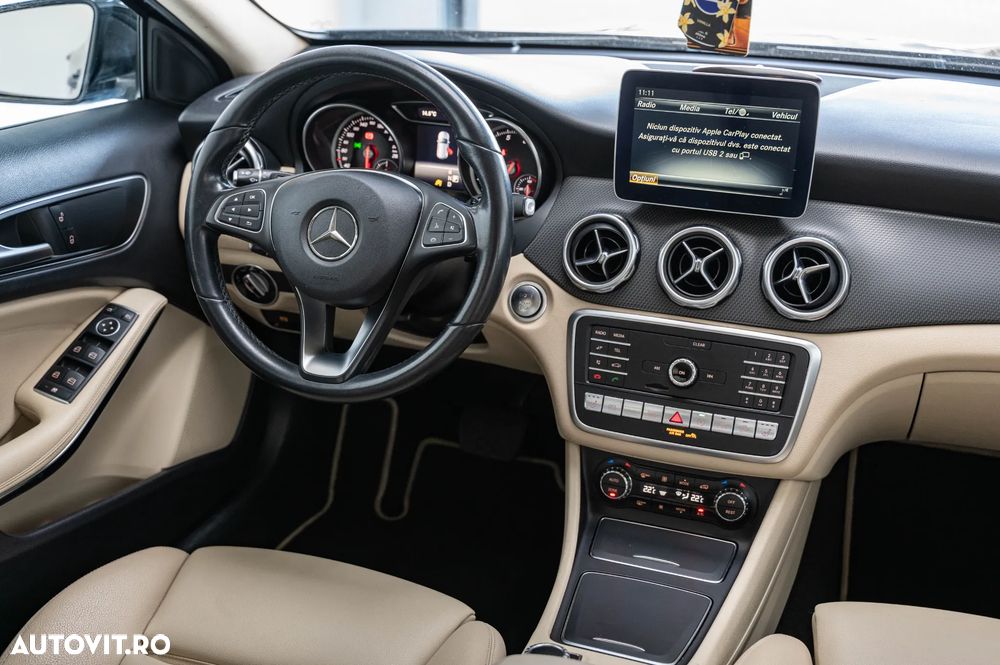 Mercedes-Benz GLA 220 4MATIC 7G-DCT - 14