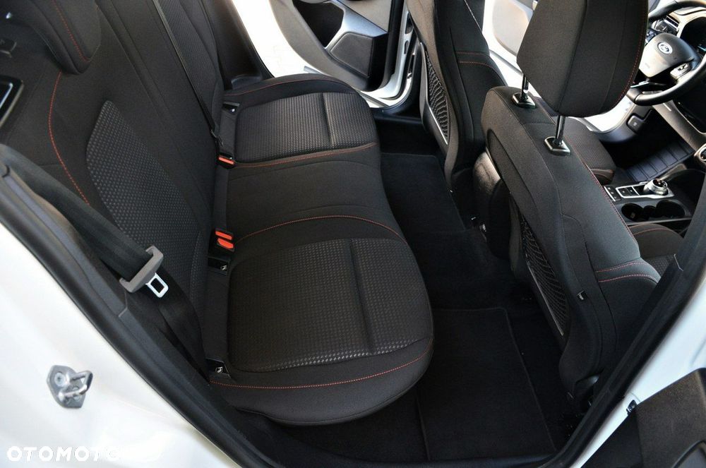 Ford Focus - 36