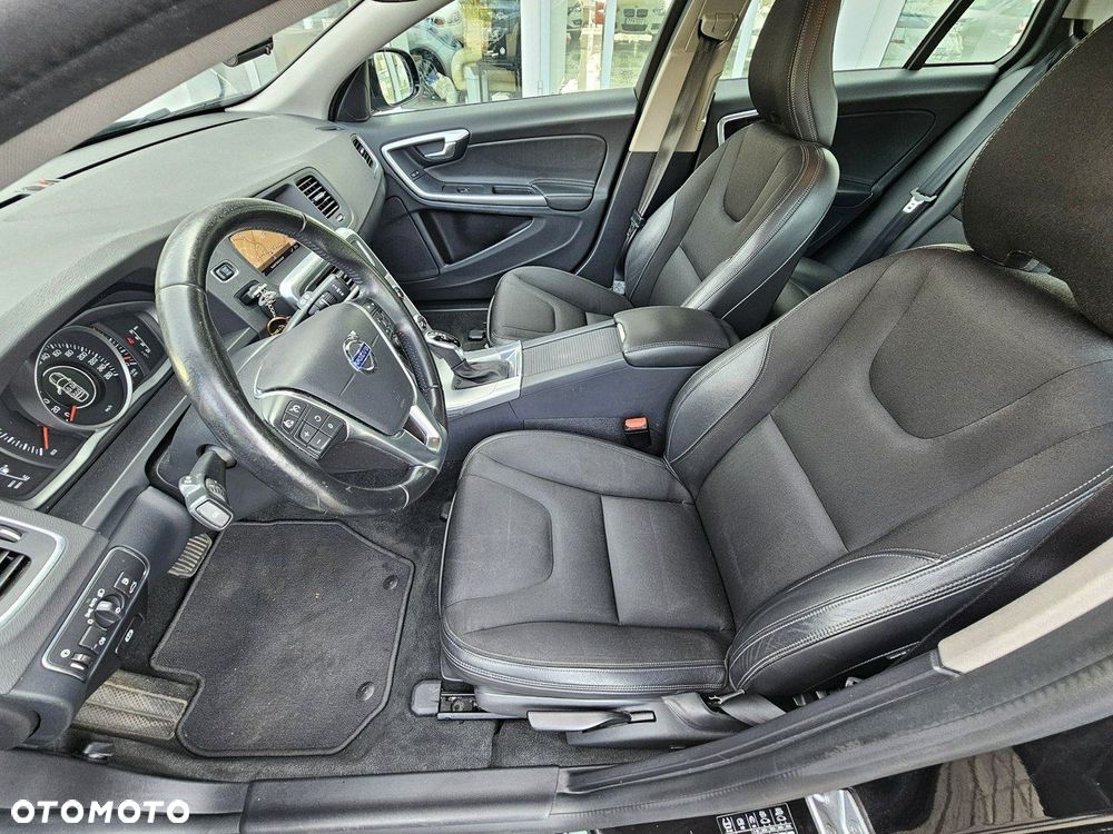 Volvo V60 Cross Country D4 Geartronic Kinetic - 23