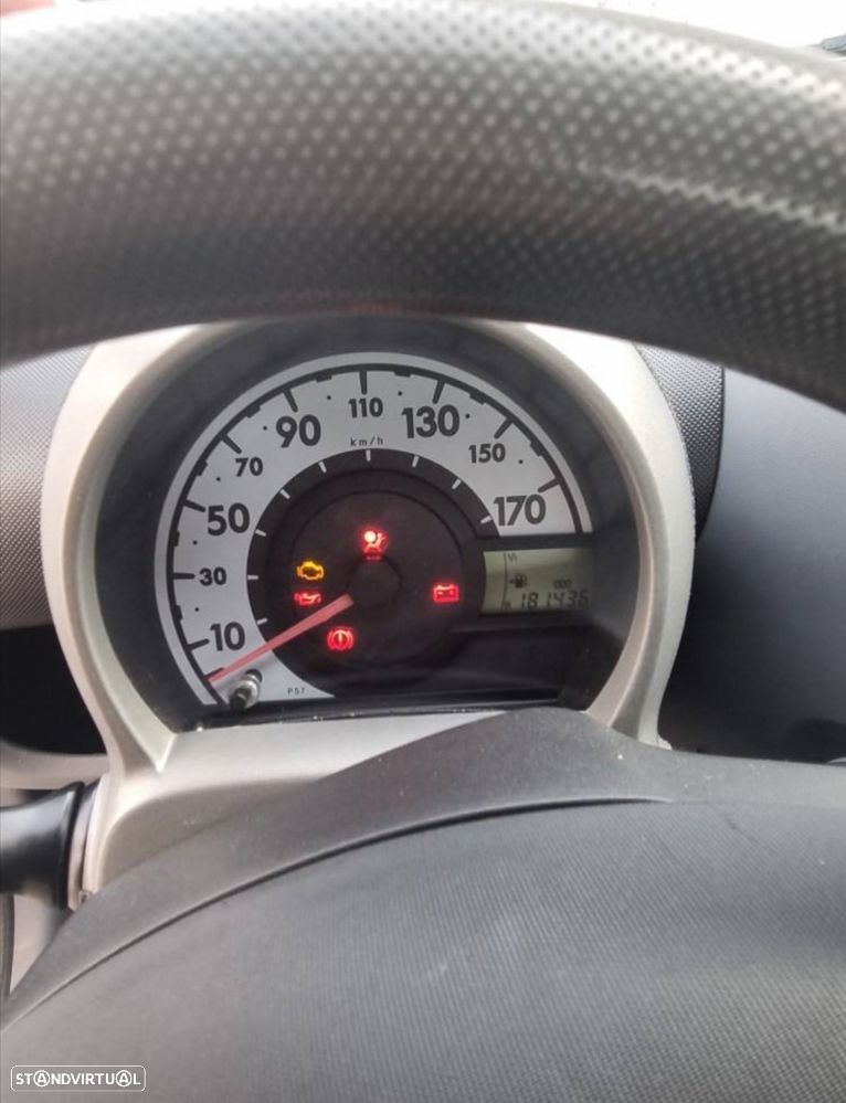 Peugeot 107 1.0 Urban - 5