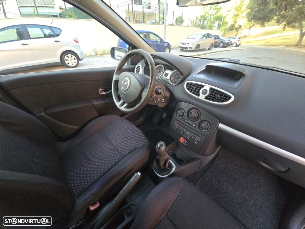Renault Clio 1.2 16V Dynamique S - 22