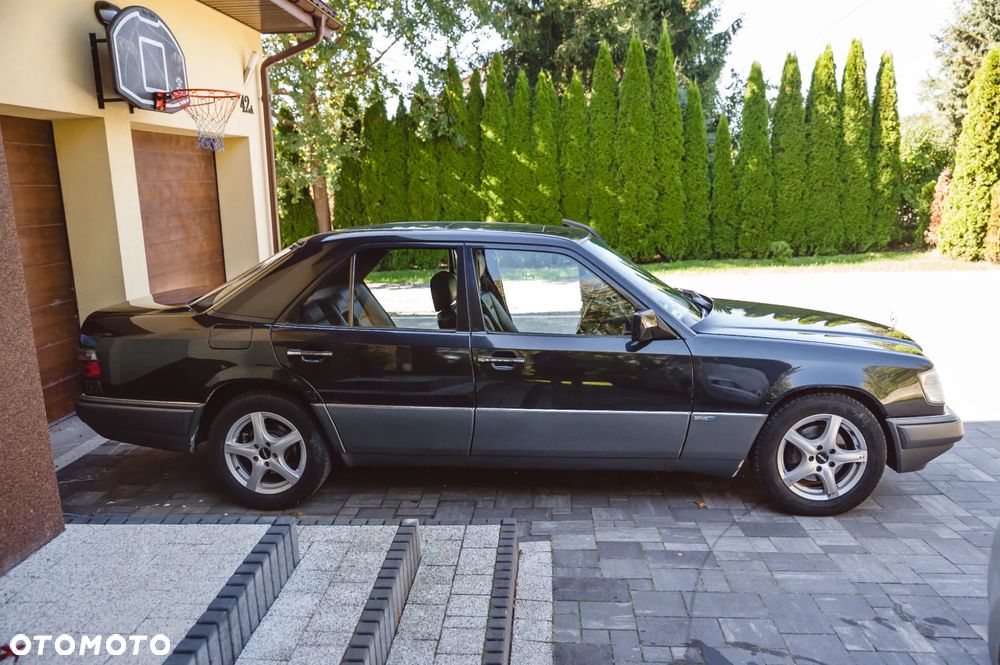 Mercedes-Benz Klasa E - 19