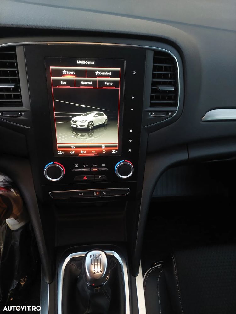 Renault Megane ENERGY dCi 110 Start & Stop Bose Edition - 9