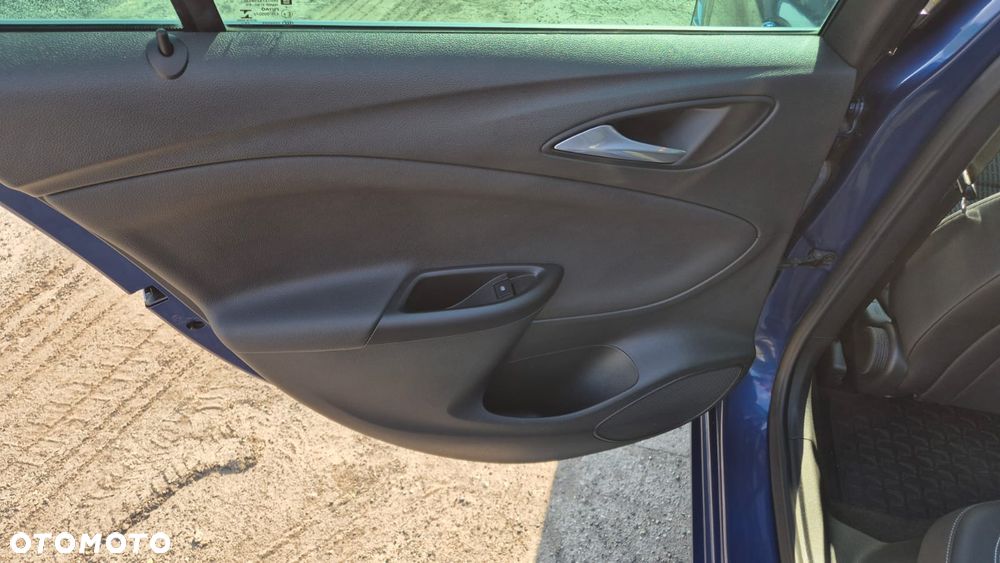 Opel Astra 1.5 D Start/Stop Automatik 2020 - 12