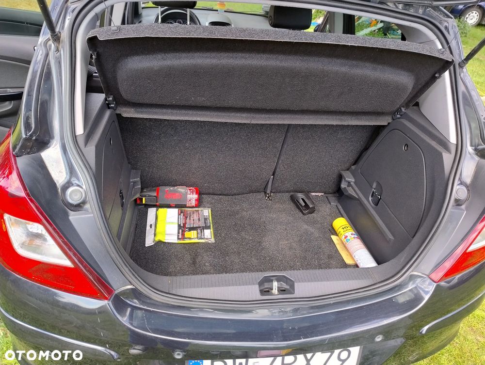 Opel Corsa 1.4 16V Cosmo - 20