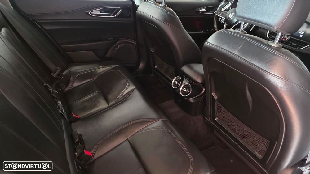 Alfa Romeo Giulia 2.2 D Super AT8 - 12