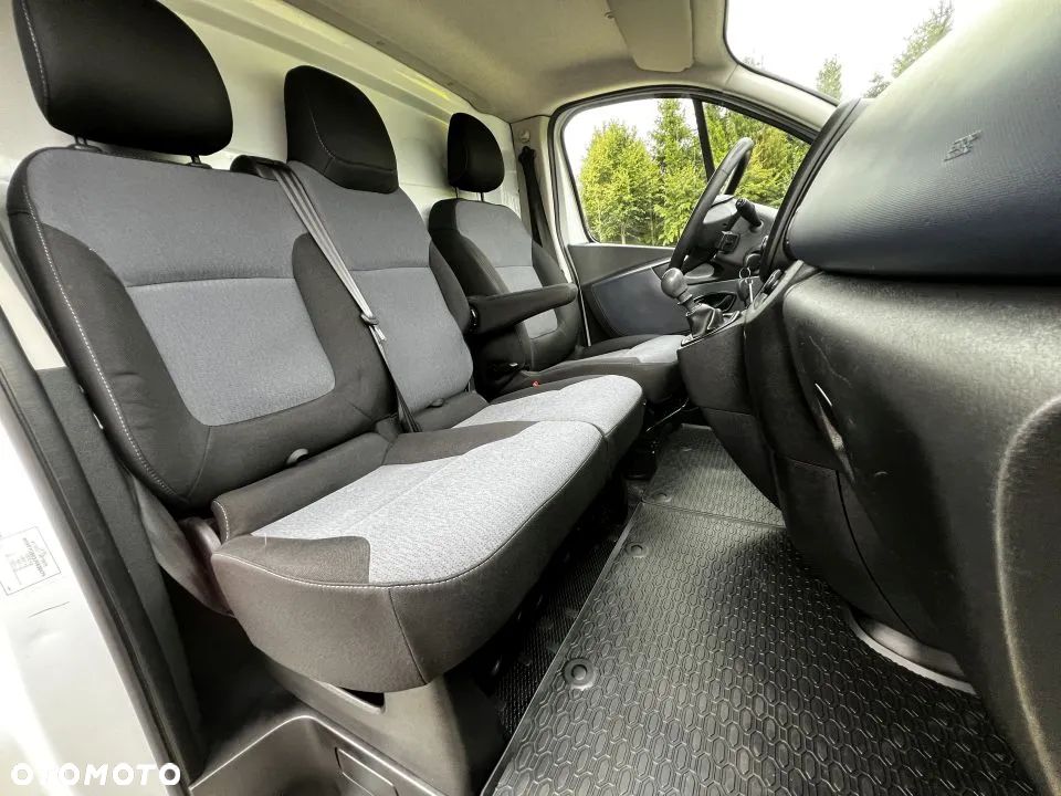 Opel Vivaro - 11