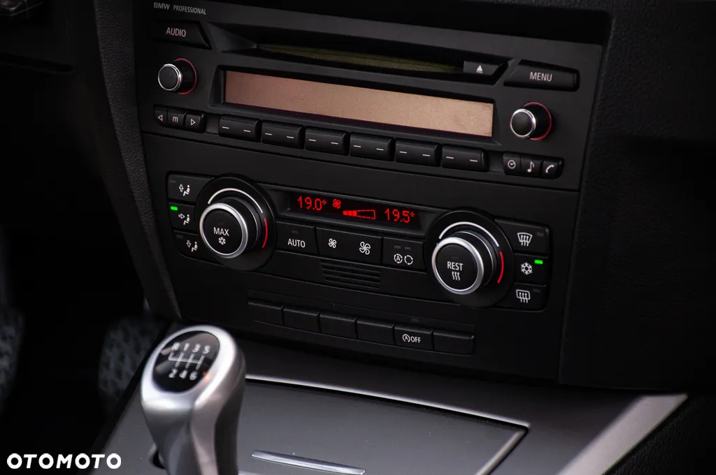 BMW Seria 3 318i Edition Sport - 23