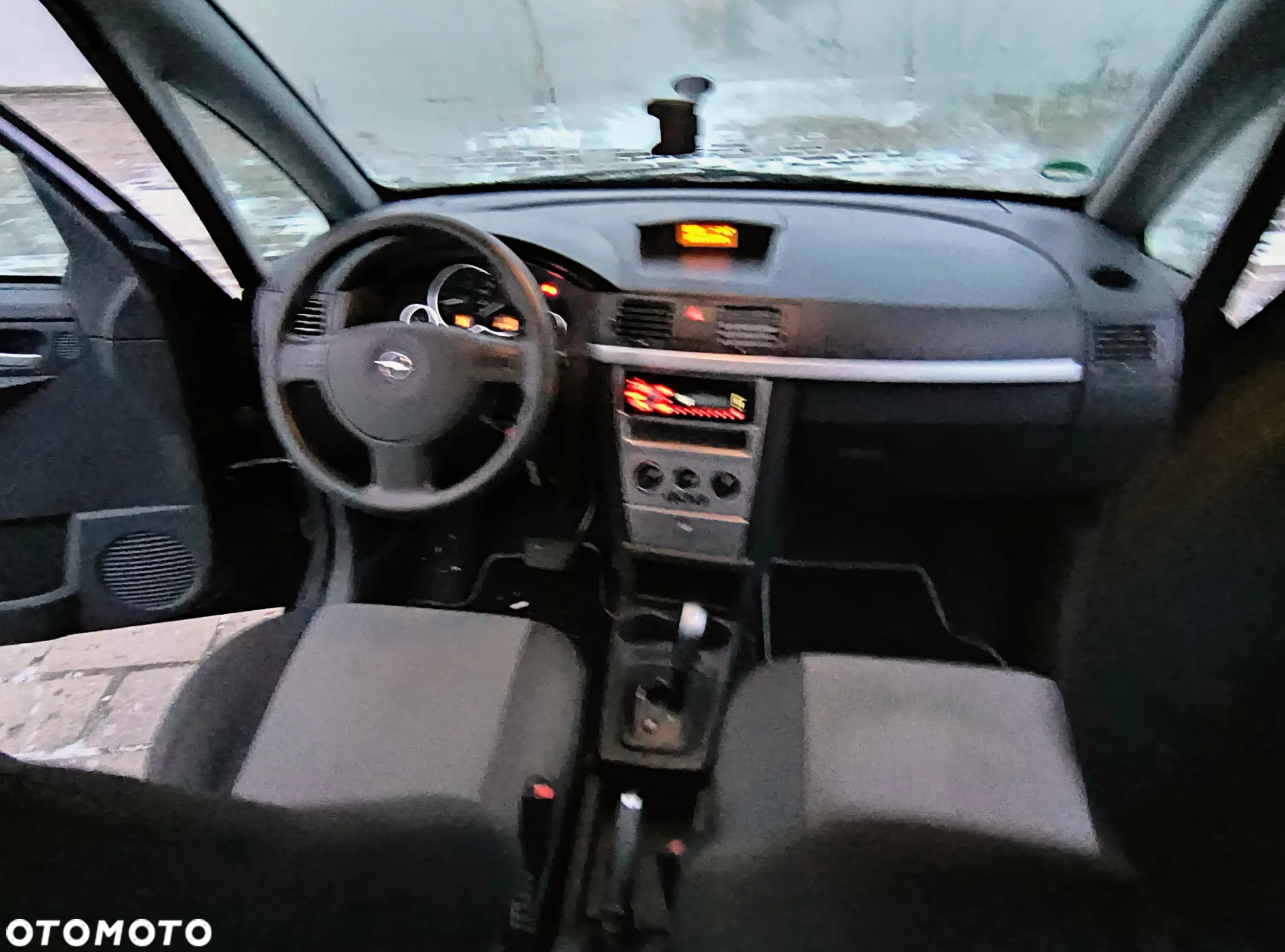 Opel Meriva 1.6 16V Essentia Easytronic - 8