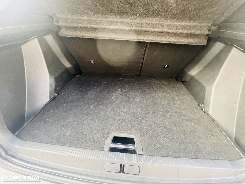 Peugeot e-2008 50 kWh GT Line - 16