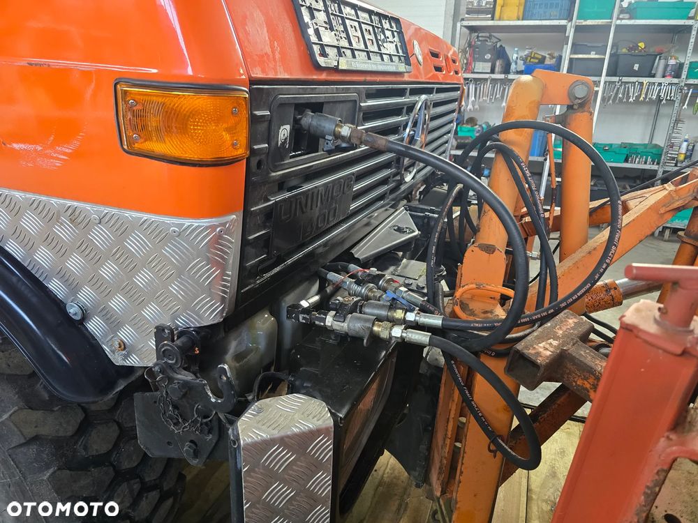 Unimog Mercedes Unimog U 1400 - 22