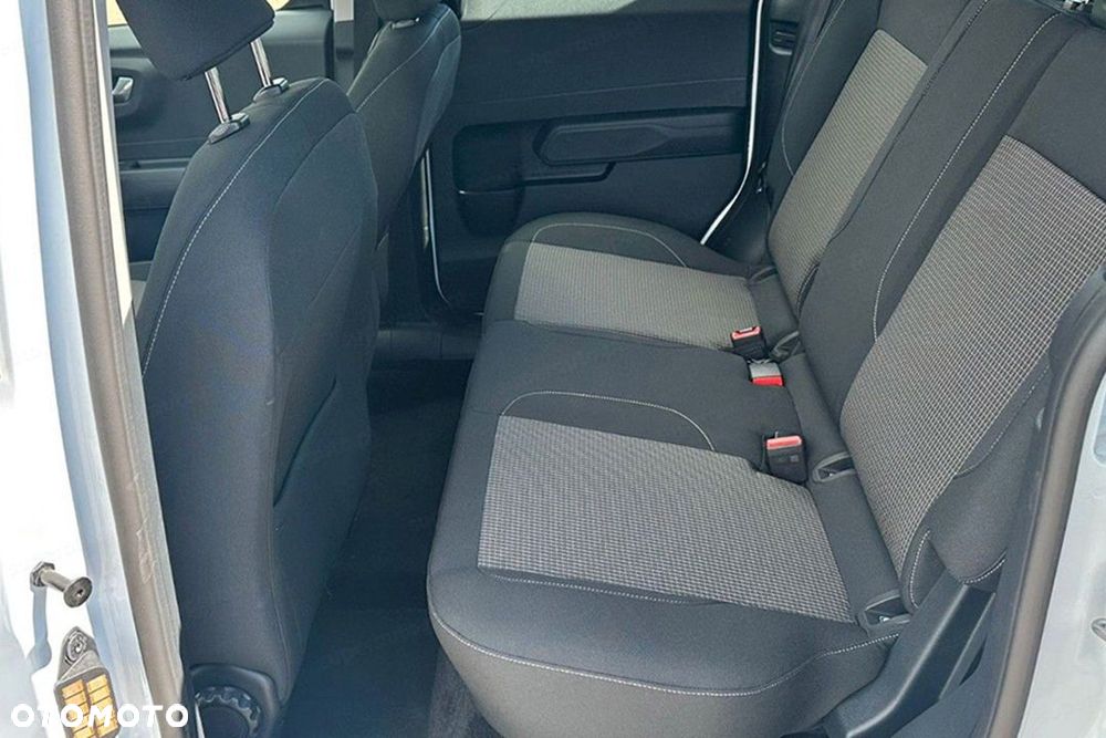 Ford Tourneo Courier - 11