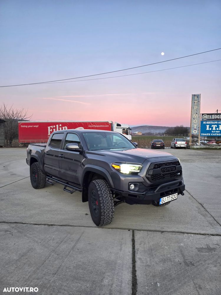 Toyota Tacoma - 7