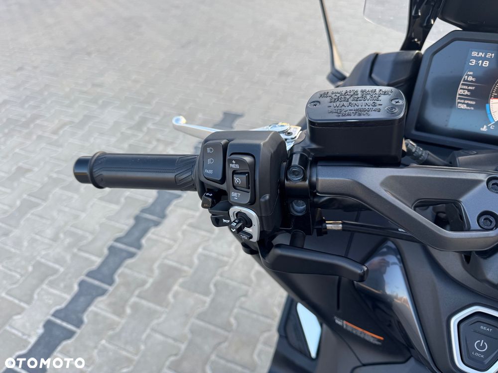 Yamaha Tmax - 11