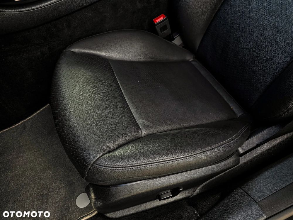 Mercedes-Benz Klasa E 220 d 9G-TRONIC - 33