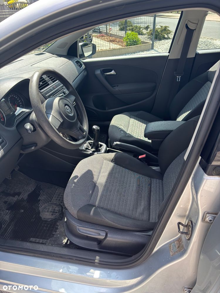 Volkswagen Polo 1.4 16V Trendline - 9