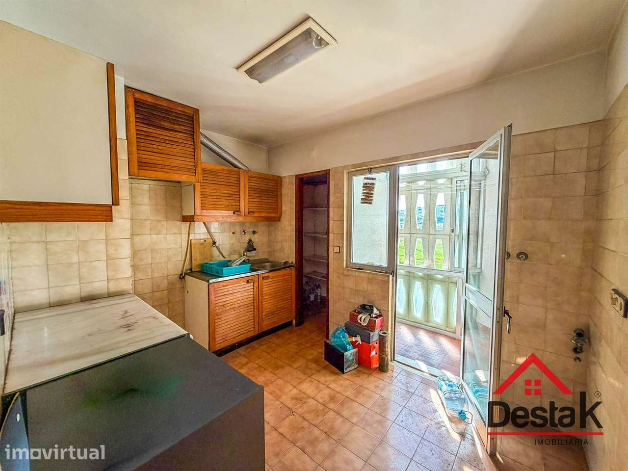 Apartamento T3 em Santo António dos Cavaleiros - Grande imagem: 2/16