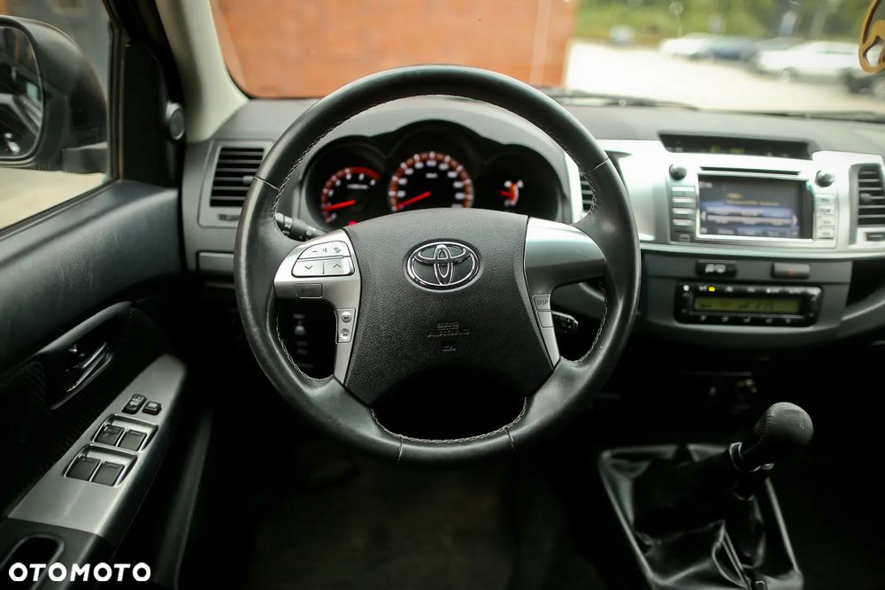 Toyota Hilux 3.0 D-4D Adventure - 13