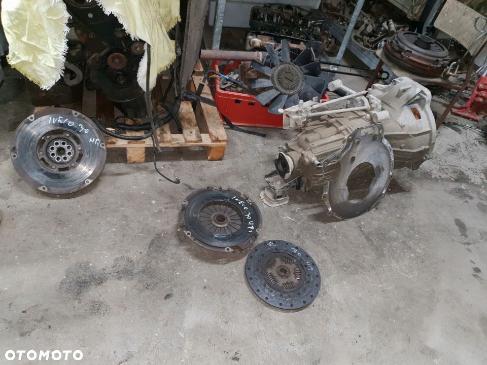 IVECO DAILY 40C15 SKRZYNIA 6S400 WYSPRZĘGLIK - 2