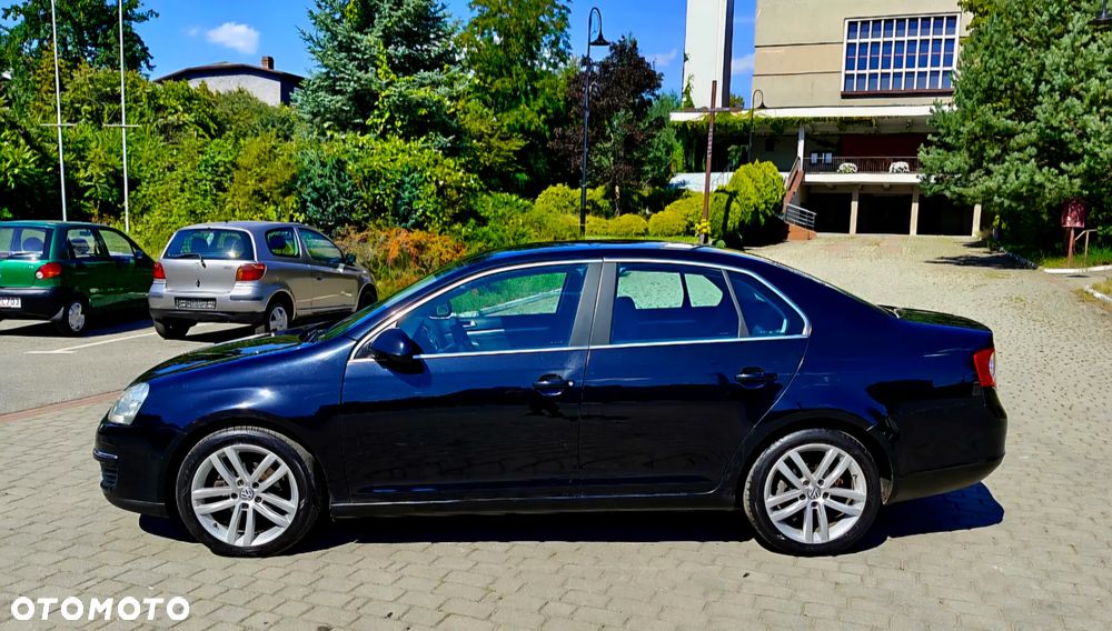 Volkswagen Jetta 1.9 TDI Comfortline - 21