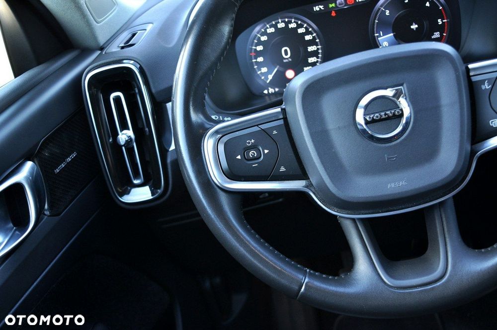 Volvo XC 40 D3 Momentum Pro - 29