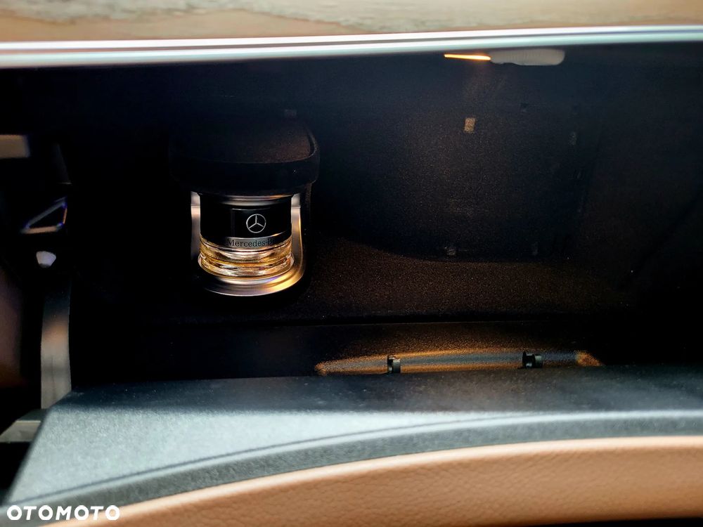 Mercedes-Benz Klasa E 200 Exclusive - 34