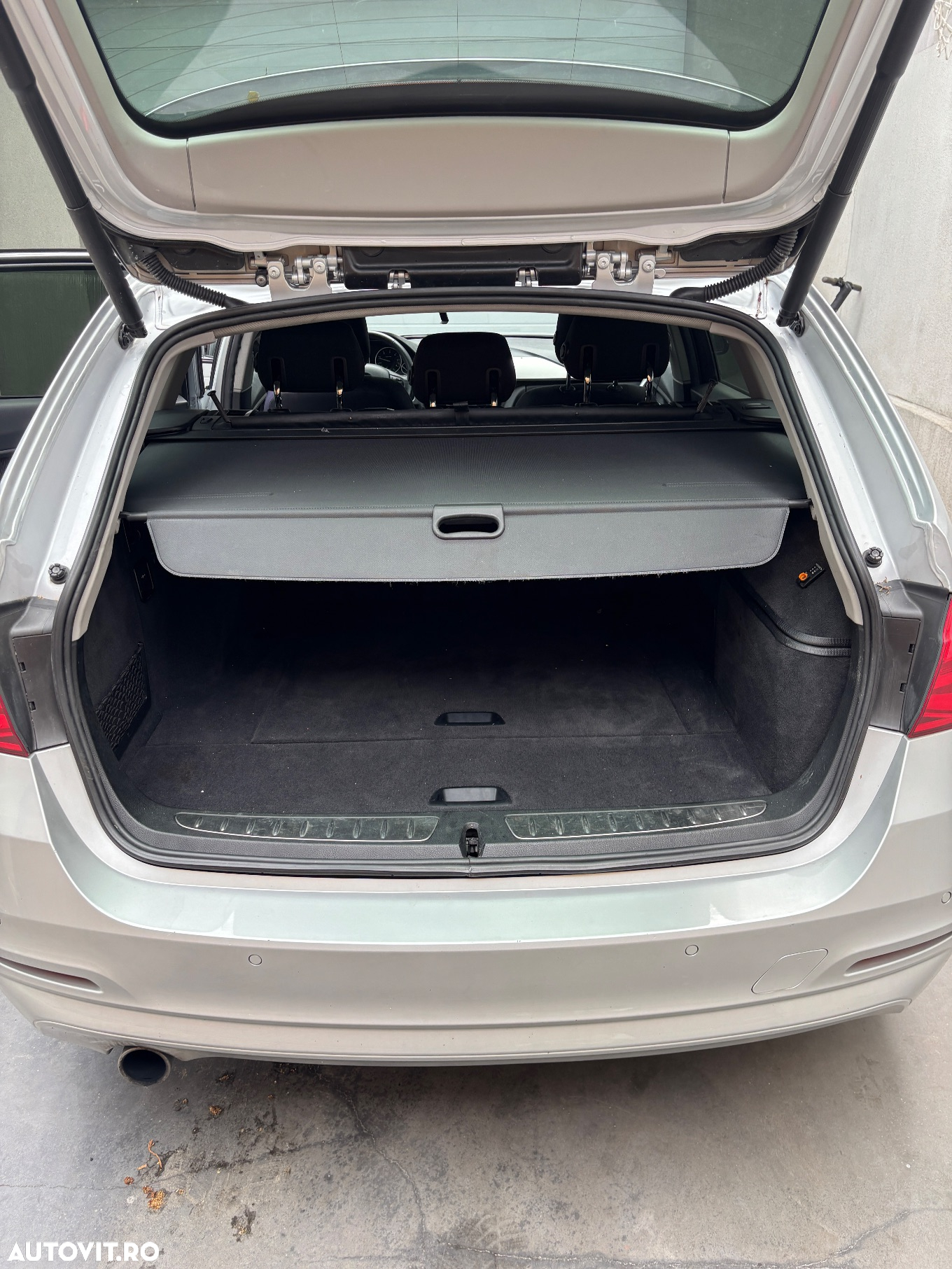 BMW Seria 3 318d Touring Aut. - 3
