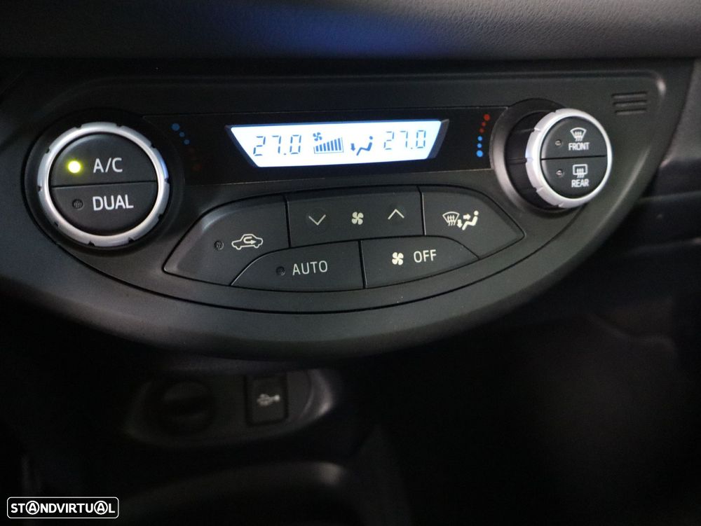 Toyota Yaris 1.5 HSD Comfort - 13