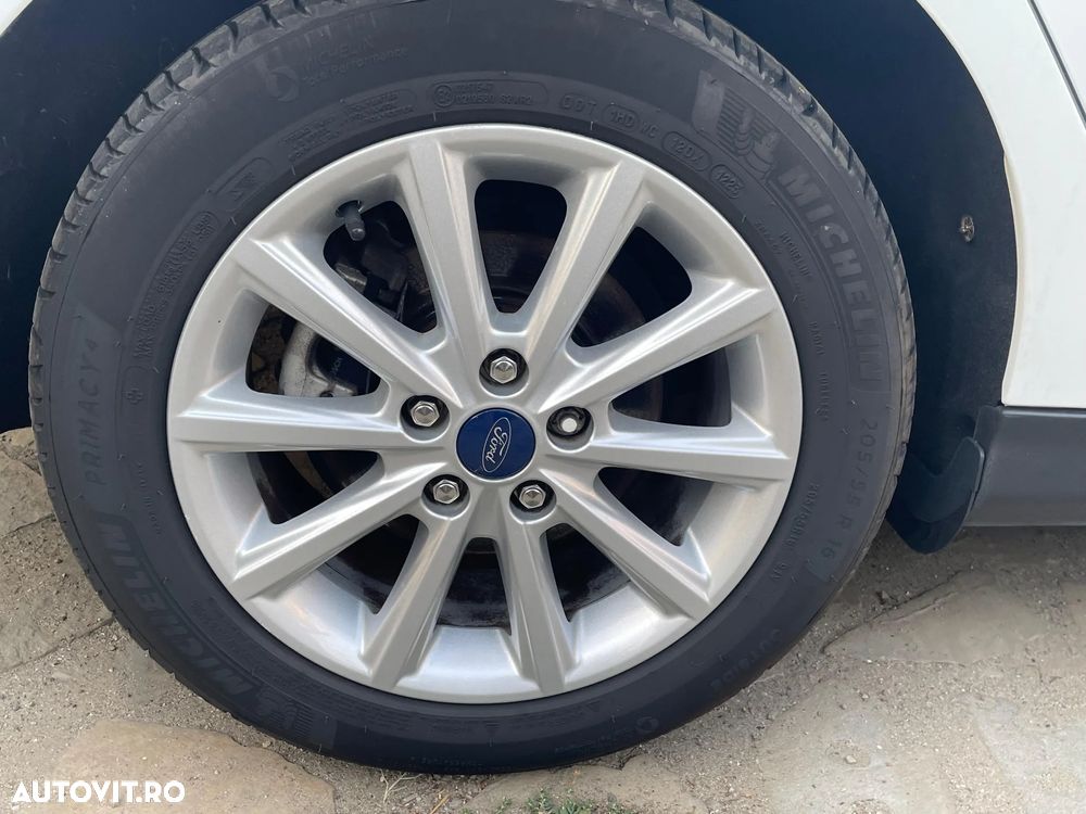 Ford Focus 1.0 EcoBoost Start Stop Trend - 23
