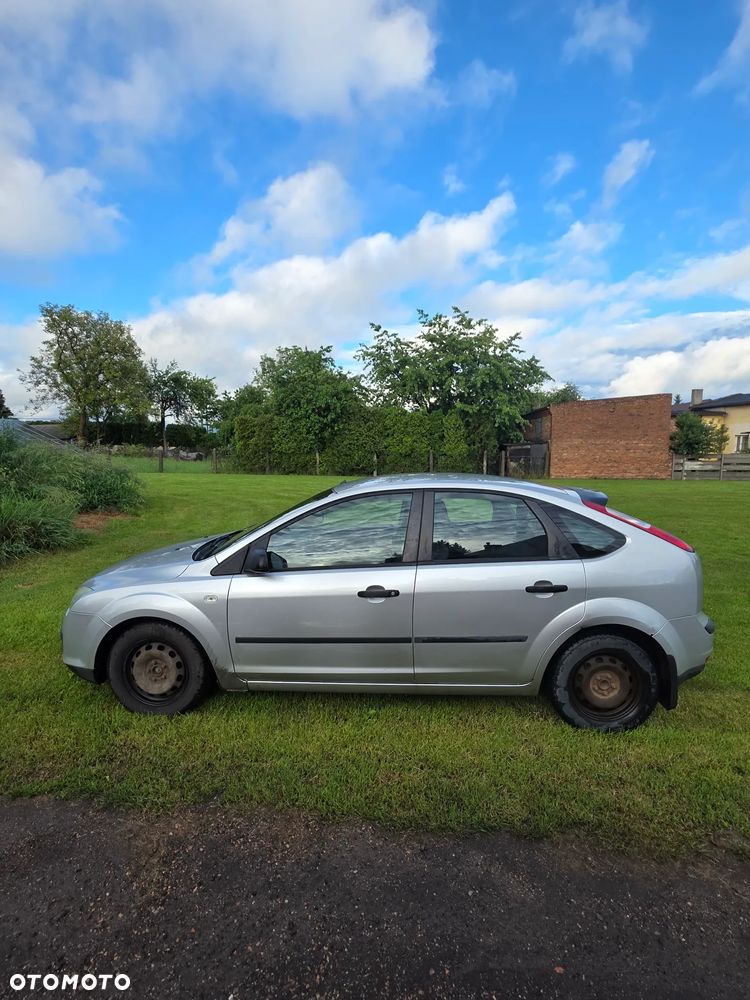 Ford Focus 1.6 TDCi Ambiente DPF - 8